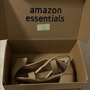 Amazon Essentials Beige Block Heel Sandals